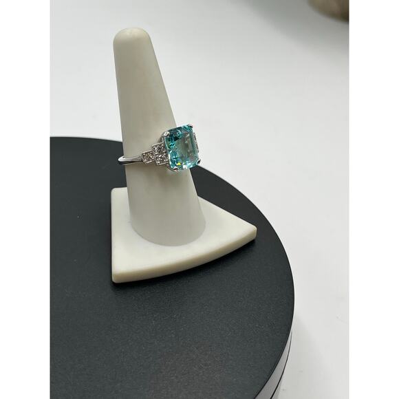 Designer Sterling Silver Emerald Cut Stimulated Blue CZ Stone Solitaire Ring 8.5 - Picture 3 of 13